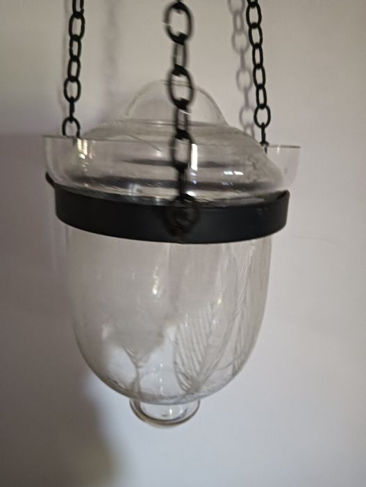 Candelabro em vidro suspenso