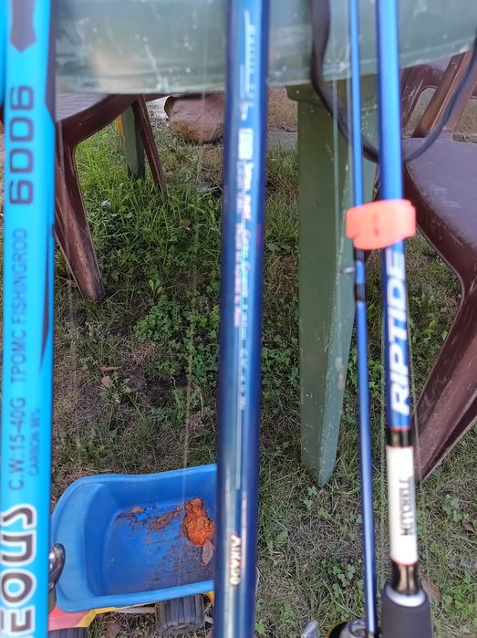 Witam sprzedam 5 wędek 2 spining 2 spławik 4m i 6m i jedną federowa.