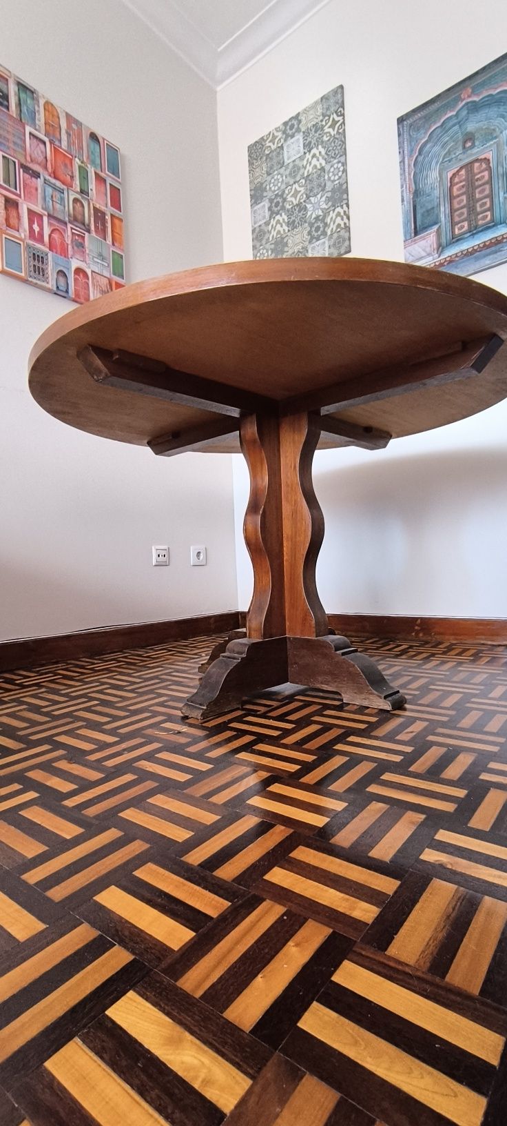 Mesa de jantar redonda