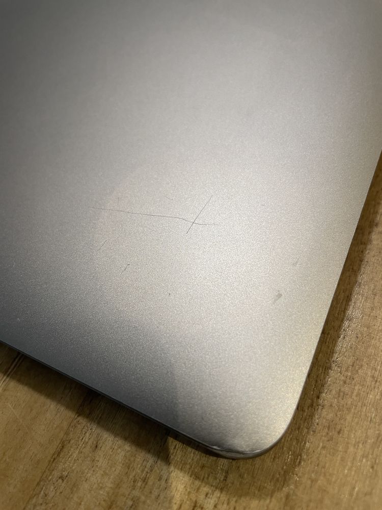 MacBook Pro 13, i5, 16GB ramu