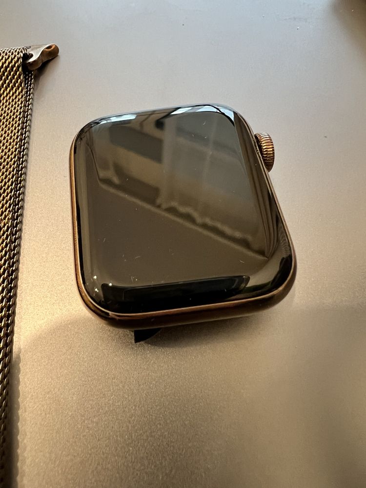 Zegarek Apple Watch 5 Cellular 40mm