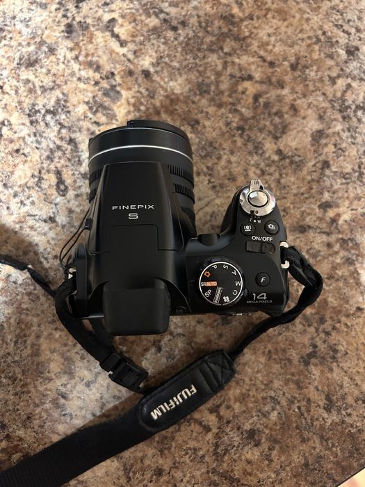 Фотоапарат Fujifilm FinePix S4200