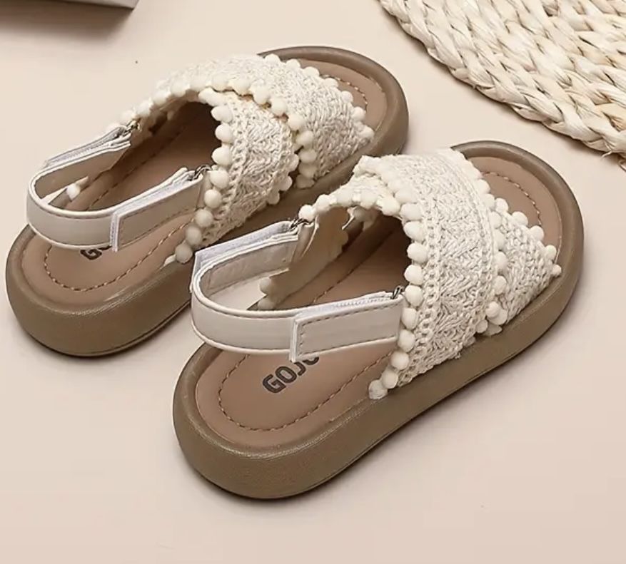 Sandalias menina novas