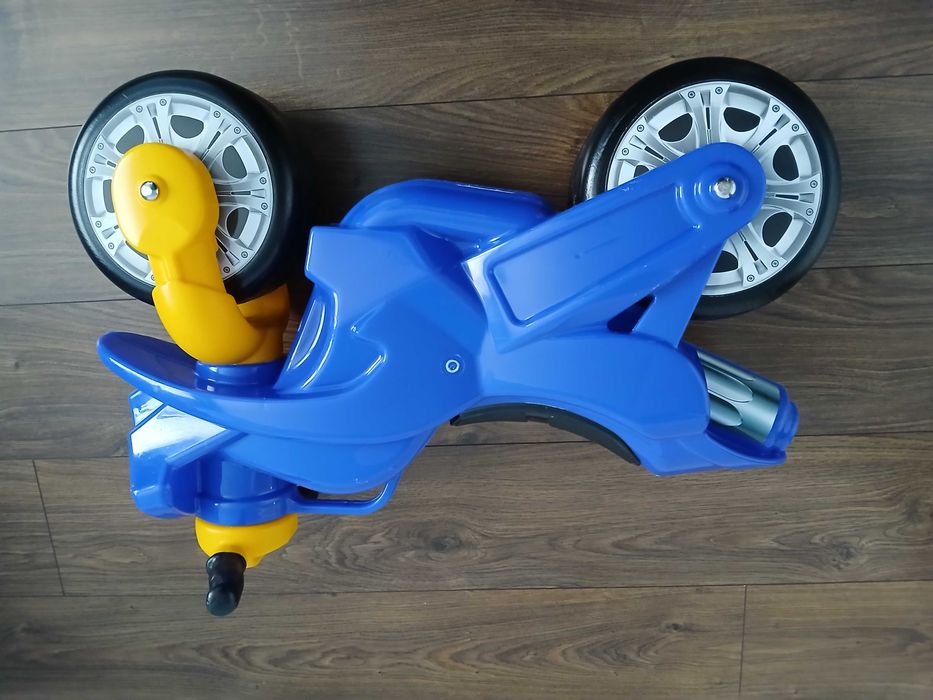 Motor motorek biegowy odpychacz jeździk