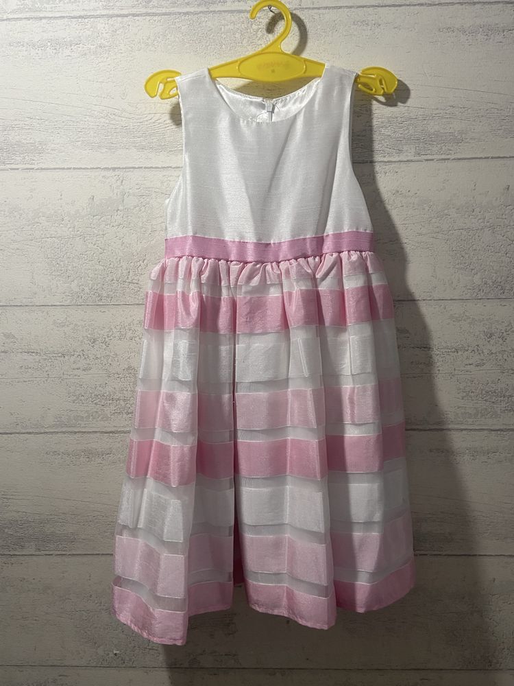 Elegancka sukienka, dzieczyna 116/122