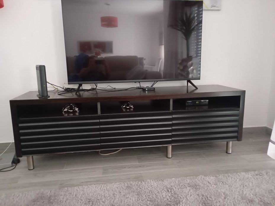 Móvel de TV grande