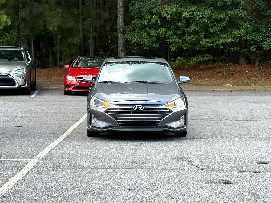 Hyundai Elantra Value Edition      2019
