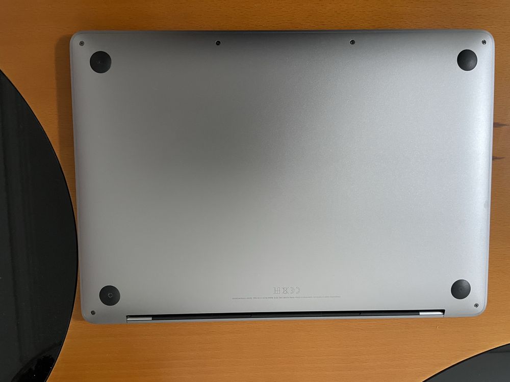 Macbook pro 13” 1100