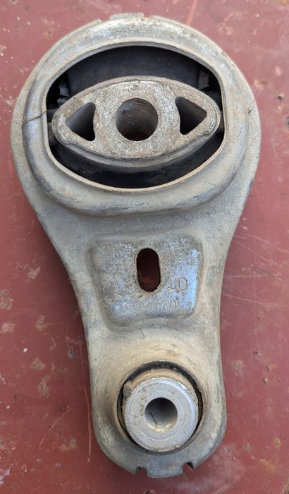 Оригінальна подушка двигуна Рено мастер ІІІ кат. номер 93860700