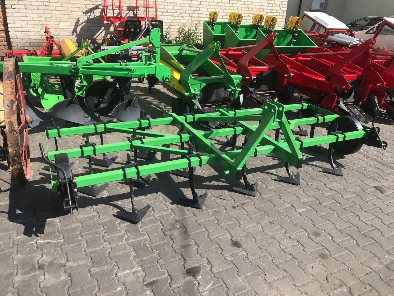 Культиватор суцільного обробітку ( польський культиватор Бомет Bomet
