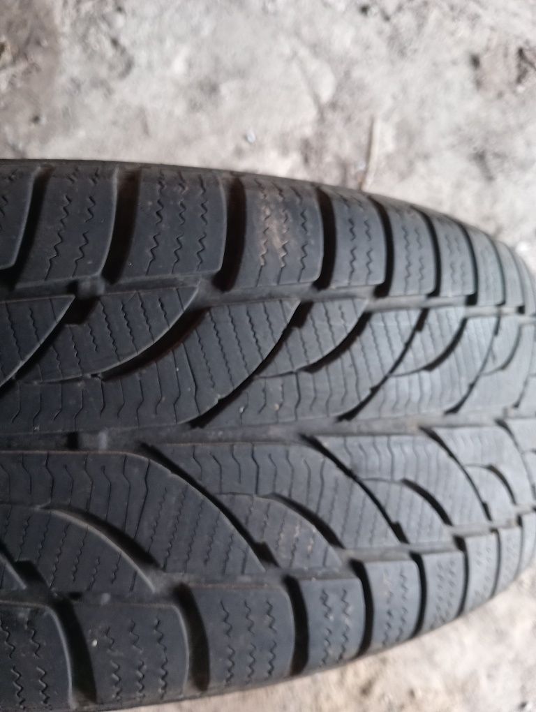 Opony zimowe 215/55R17