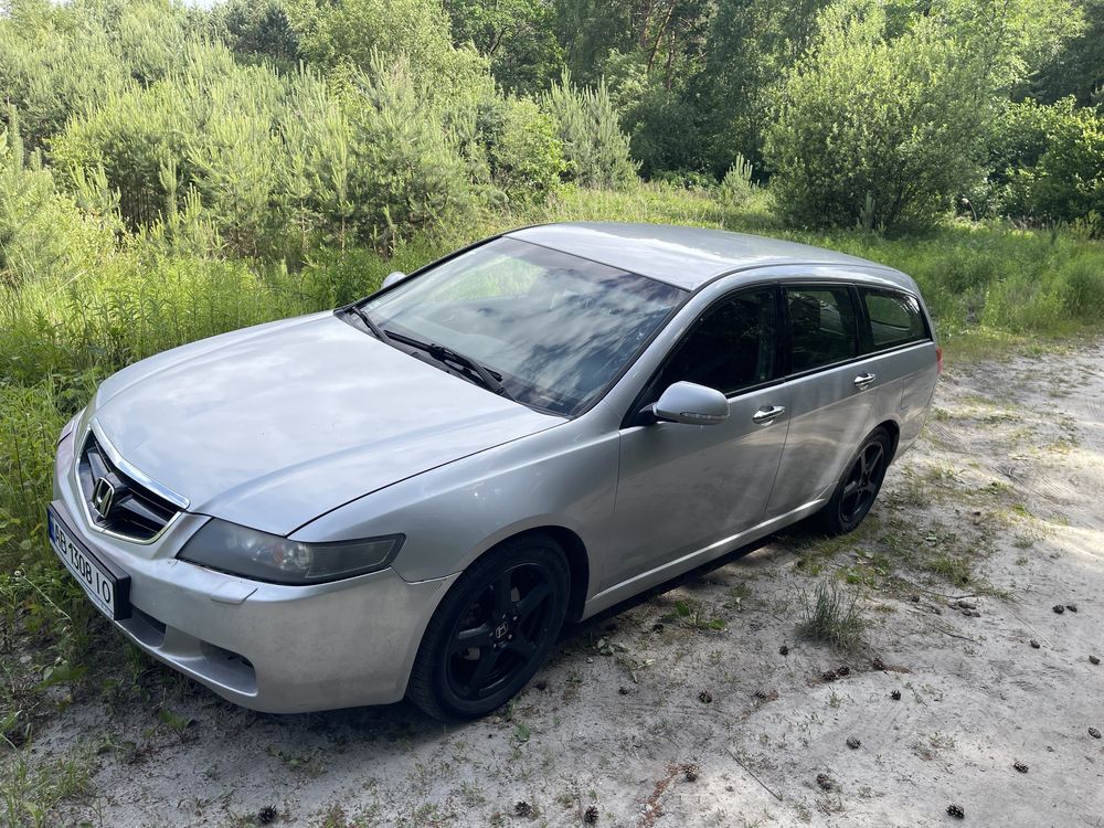 Продам HONDA ACCORD 7 Универсал 2л механика 2005г пробег 340т.км.серый