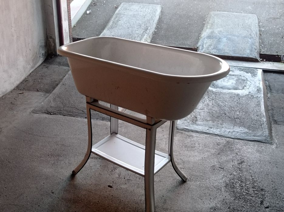 Banheira de bebé - antiga em esmalte