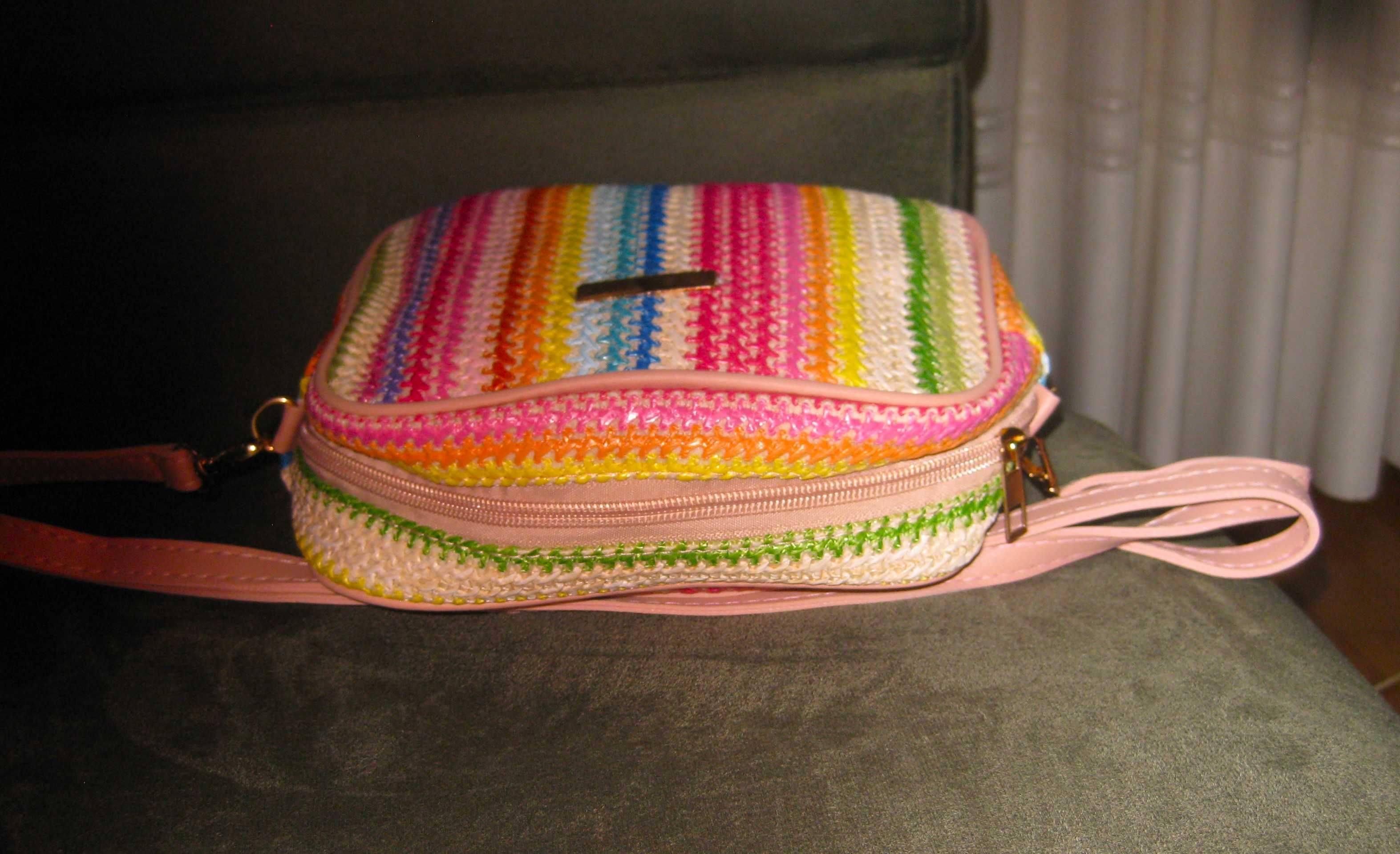 Bolsa Feminina com Alça - Design com Riscas Coloridas