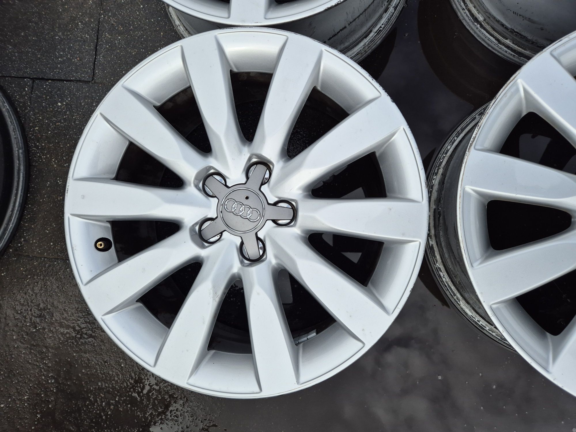 Felgi aluminiowe audi 5x100 r16 7j et34 otwór 57,1 B2