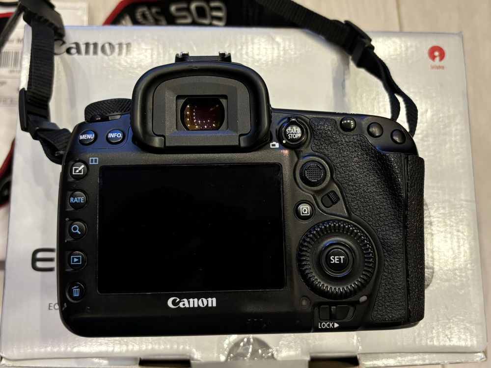 Canon EOS 5D Mark IV 4