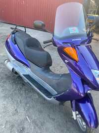 Skuter Honda FES250