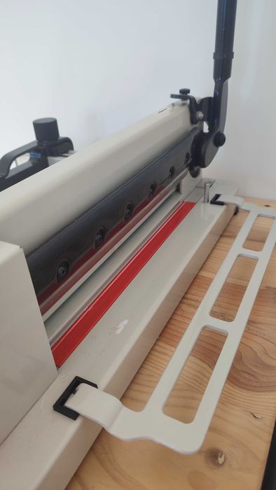 Guilhotina resmas papel manual semi-profissional