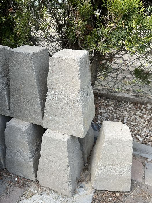 Słupki betonowe / legary