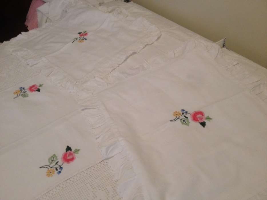 colcha de crochê e bordada cama de casal 140cm largura