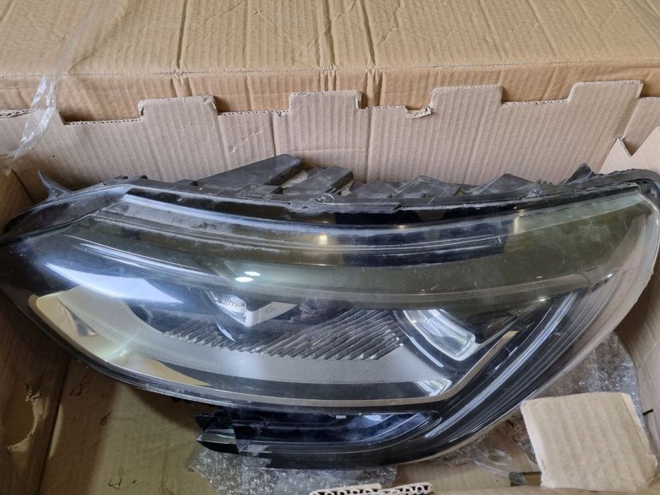 Продам фару левую Renault Megane IV 2017 года