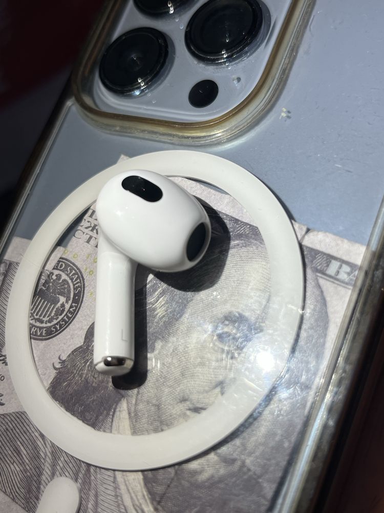 Продам навушник AirPods 3 ліве один без кейсу