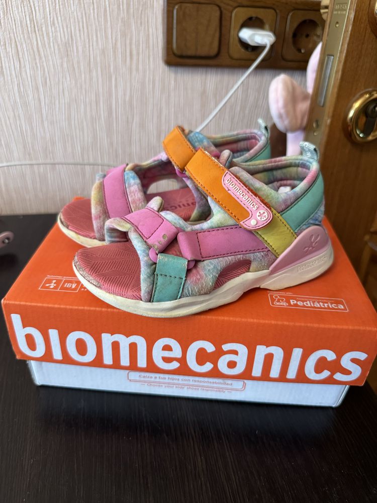 Босоножки Biomecanics