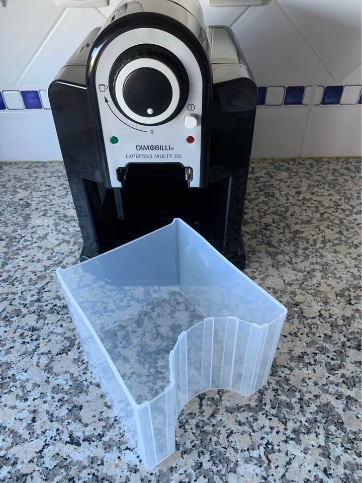 Máquina de Café Dimobilli D6 + manipulo Nespresso