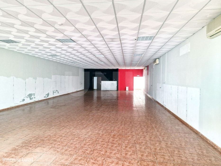 Espaço Comercial- Montoito