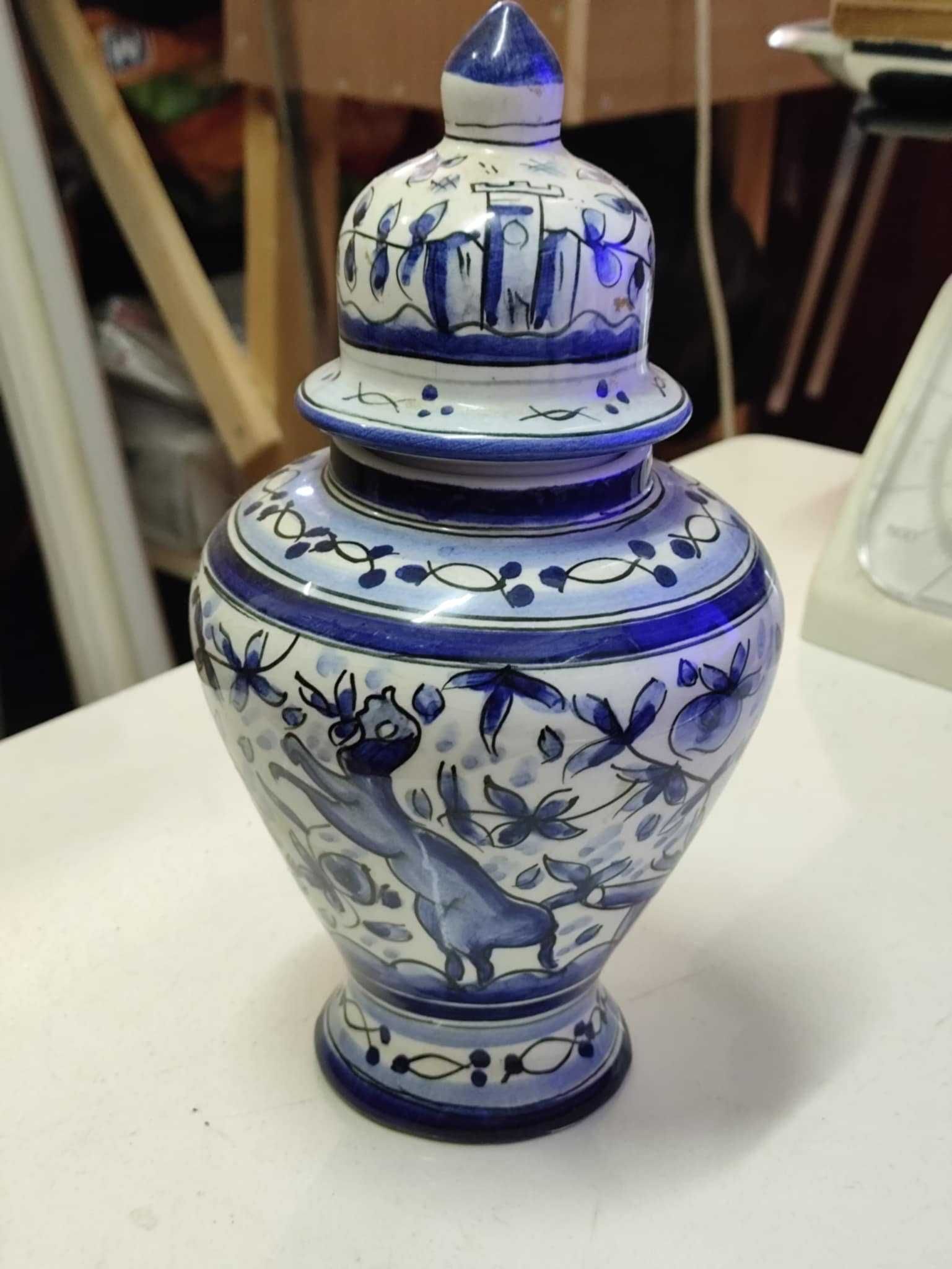 Pote Porcelana portuguesa antiga Pintado á mao 20 cm altura