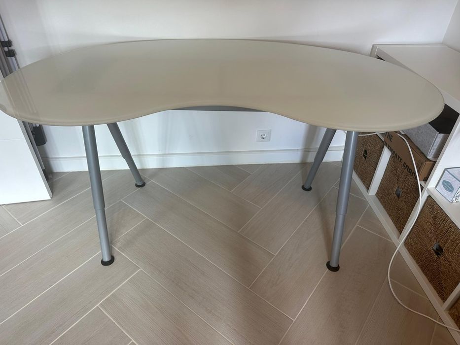 Secretária em vidro