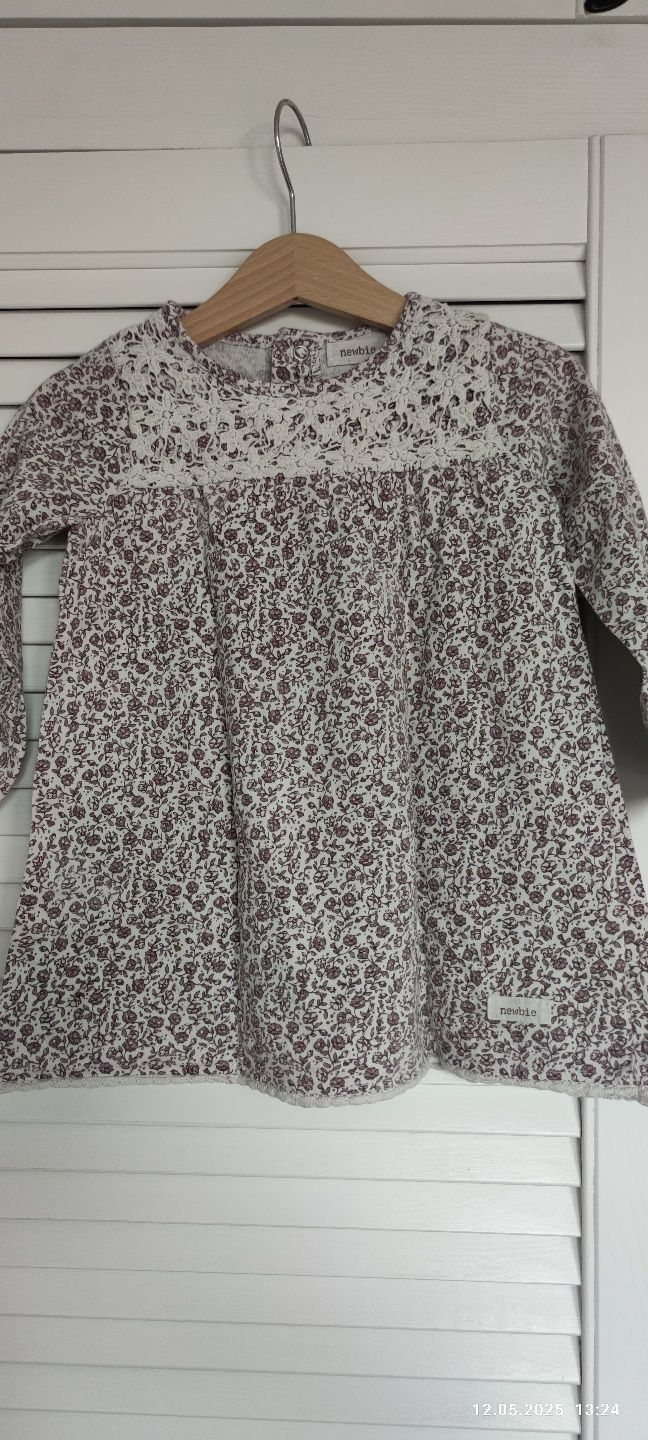 Sukienka w kwiatowy wzór - Newbie r. 80 bawełna organiczna