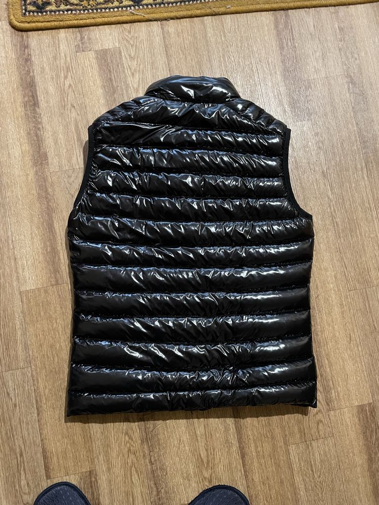Жилетка Moncler ..