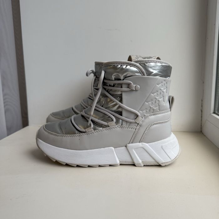 Зимове жіноче взуття kappa