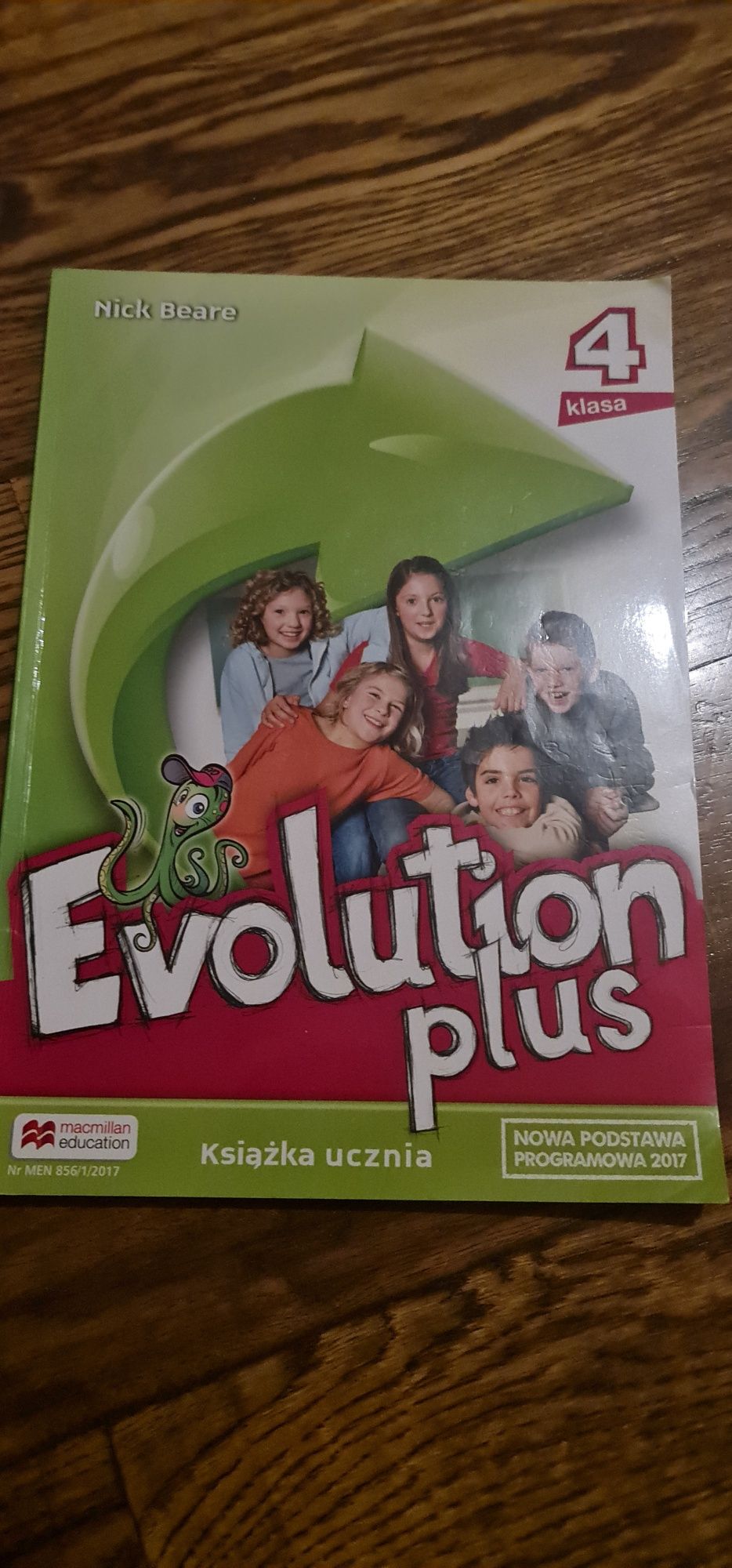 Książka Evolution plus 4 klasa Nick Beare