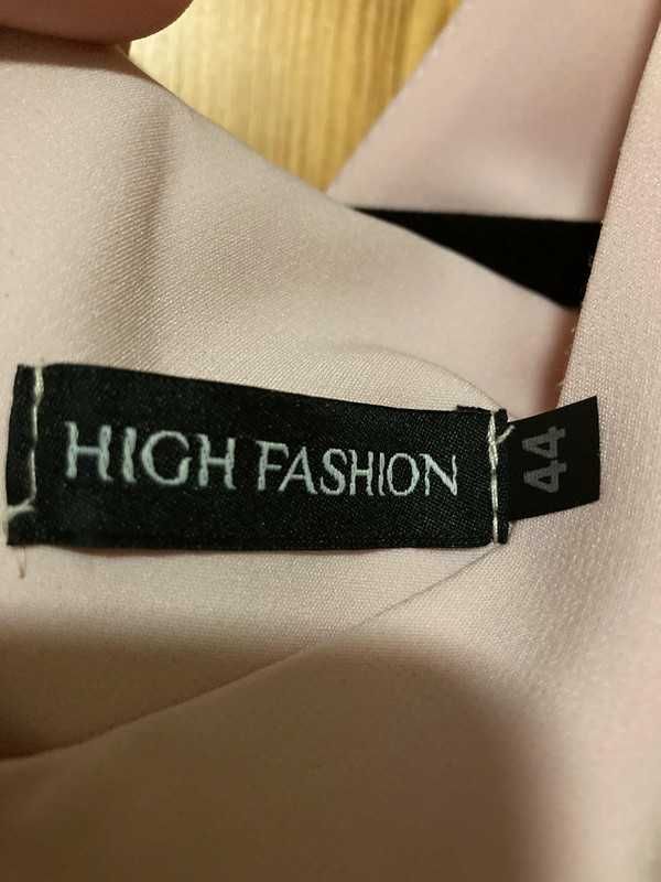 Sukienka High Fashion 44 Pudrowy róż