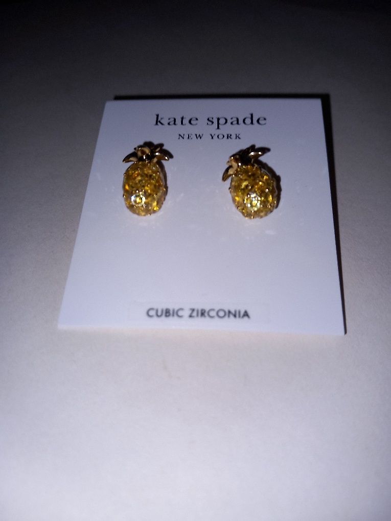 Biżuteria markowa KATE SPADE , kolczyki w kształcie ananasa.