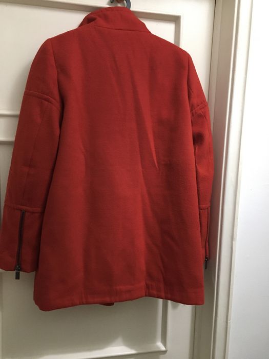 Casaco vermelho MNG