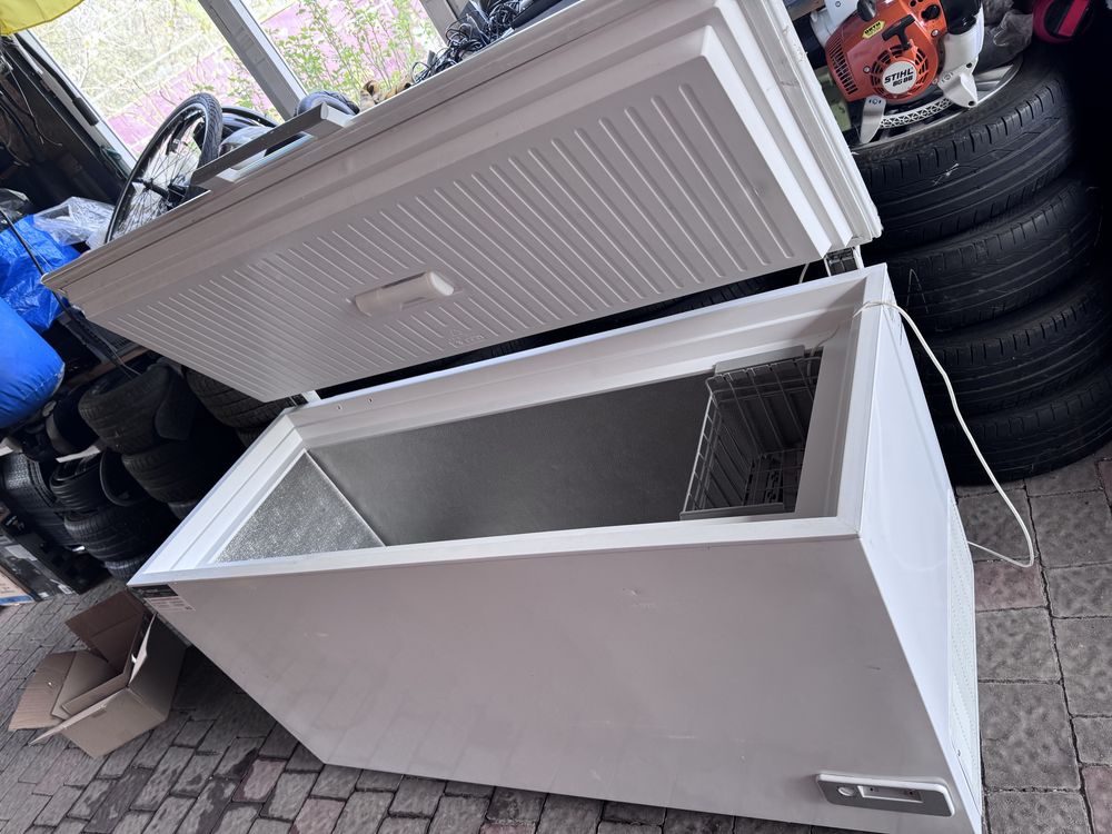 Морозильна камера AEG 335л