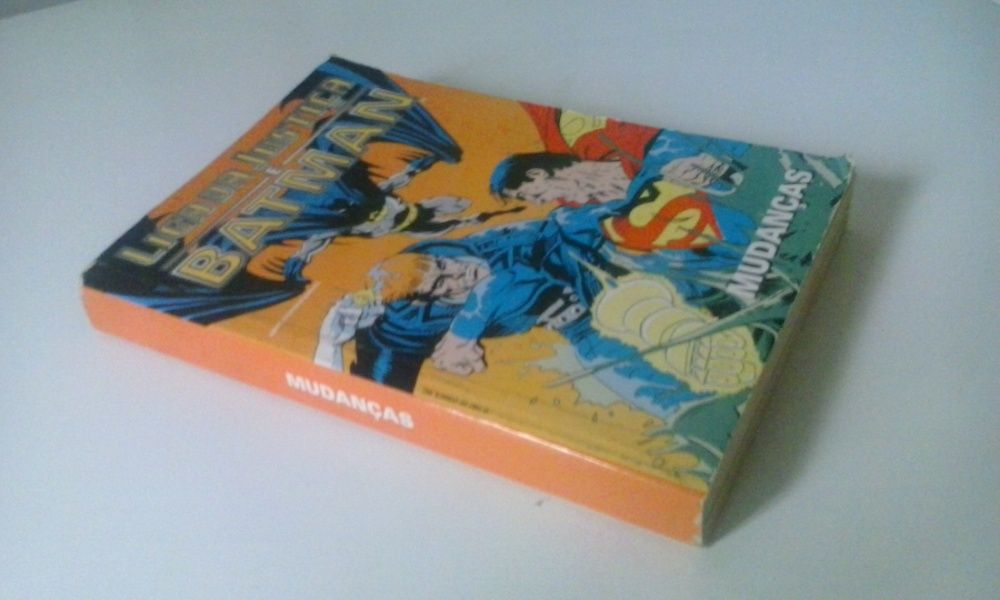 BD Almanaque Liga da justiça e Batman - Mudanças DC (Vintage)