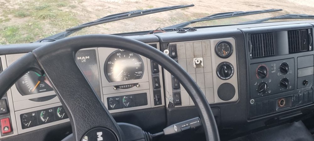 Man F2000 specjalny ciągnik siodłowy tylko 140 tyś przebiegu