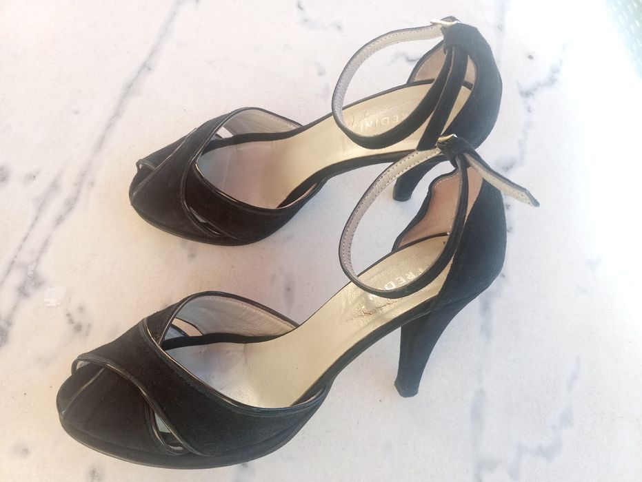 Sapatos de mulher n. 38