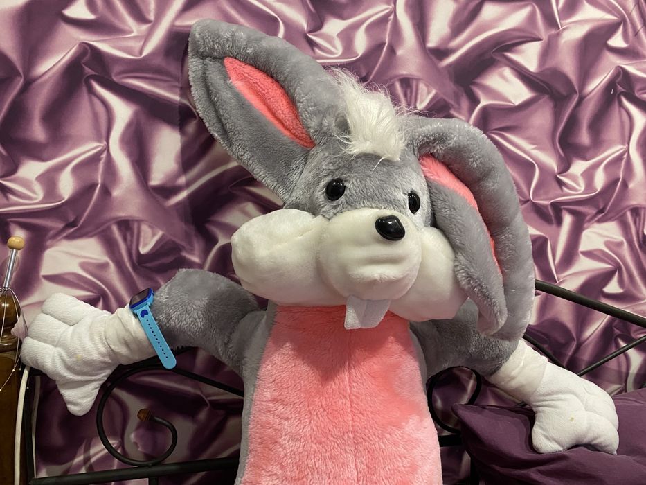 М’яка іграшка зайчик 1.3 метра на 0,6м