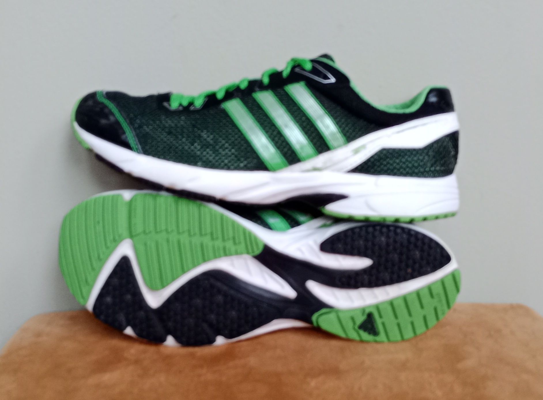 Buty biegowe adidas, rozmiar 38⅔.