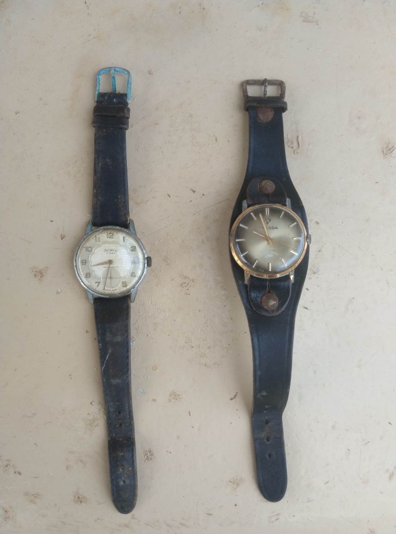 2 relógios de pulso a corda dos anos 60