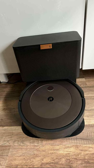 Robot sprzątający IROBOT Roomba j9+