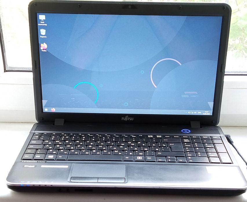 Fujitsu Lifebook AH512 - 15,6" Intel Core i5-3210M 12Гб DDR3 SSD 256Gb