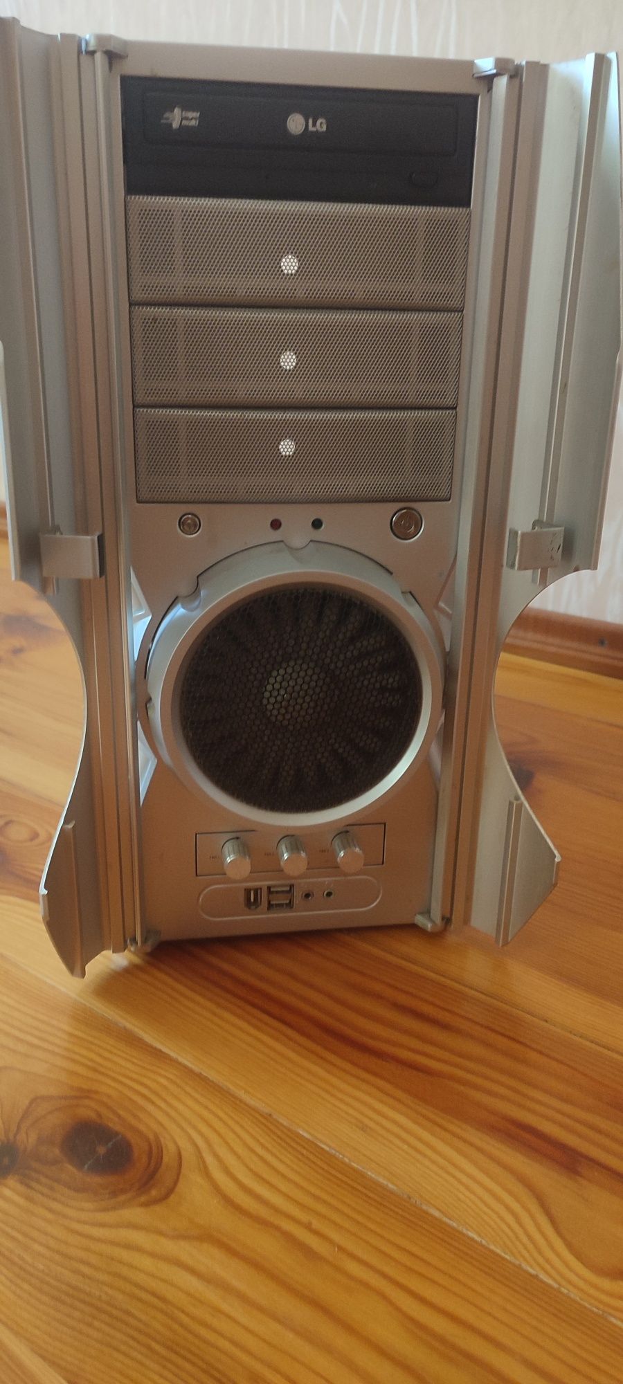 Корпус металевий до компа  midi tower