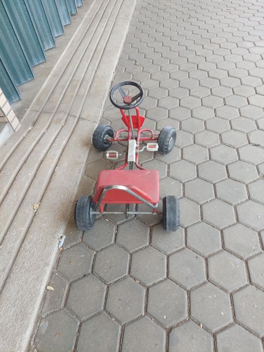 Carro a Pedais de Criança