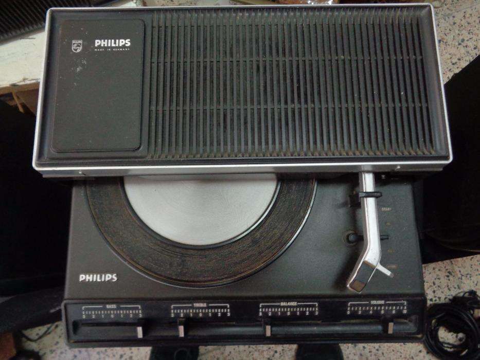 Gira discos vintage Philips portatil 351